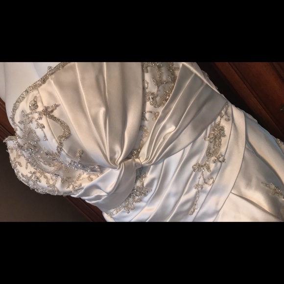 Alfred Angelo NWT Wedding Dress - Picture 9 of 16